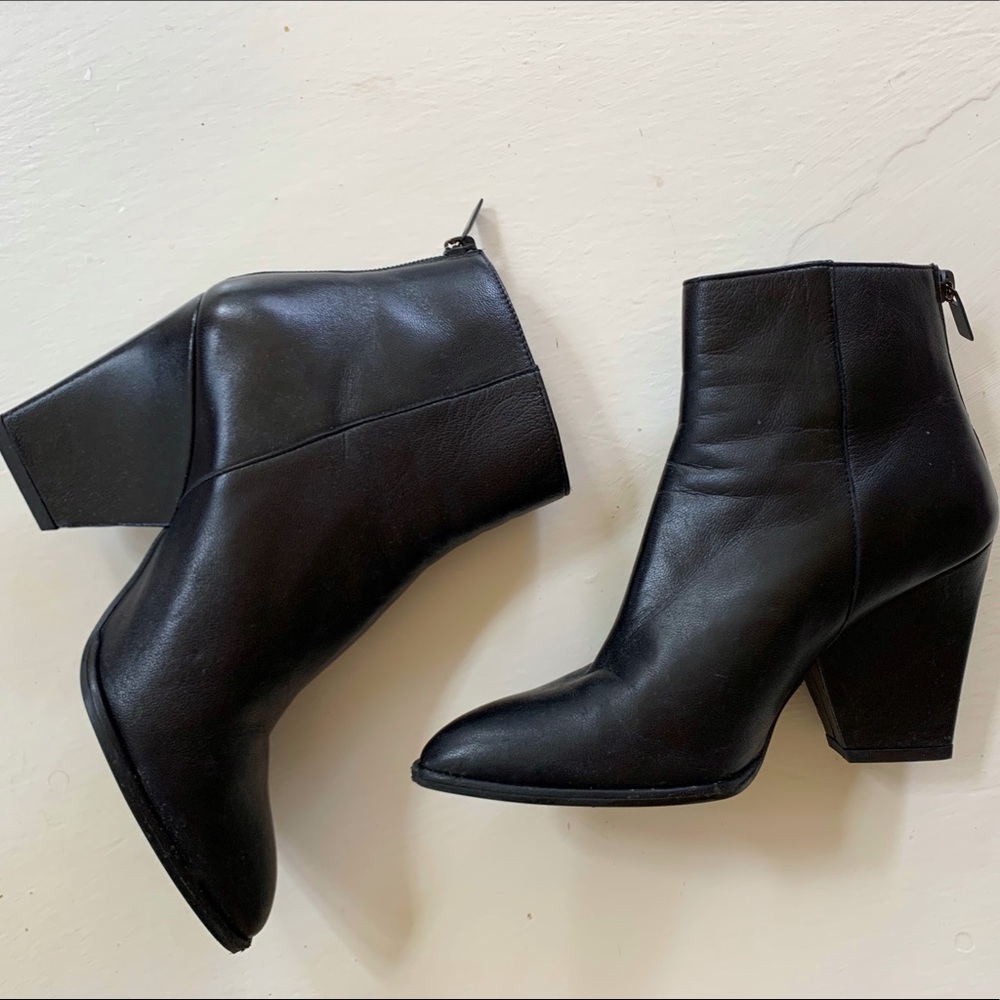 Stuart Weitzman Bedford Black Booties- EUC